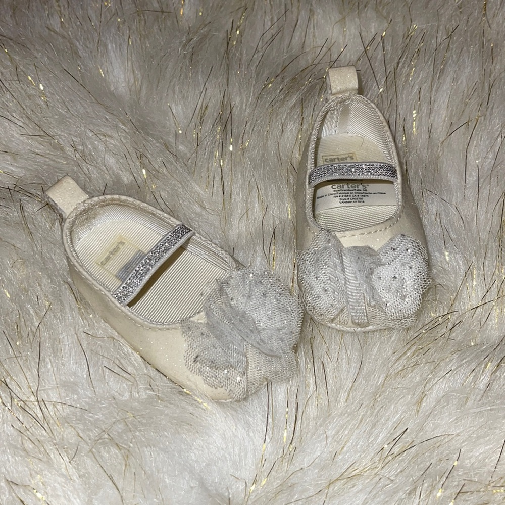 Carter’s | NB | white and silver flats